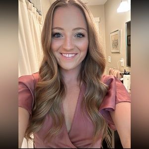 Meet your Posher, Elena